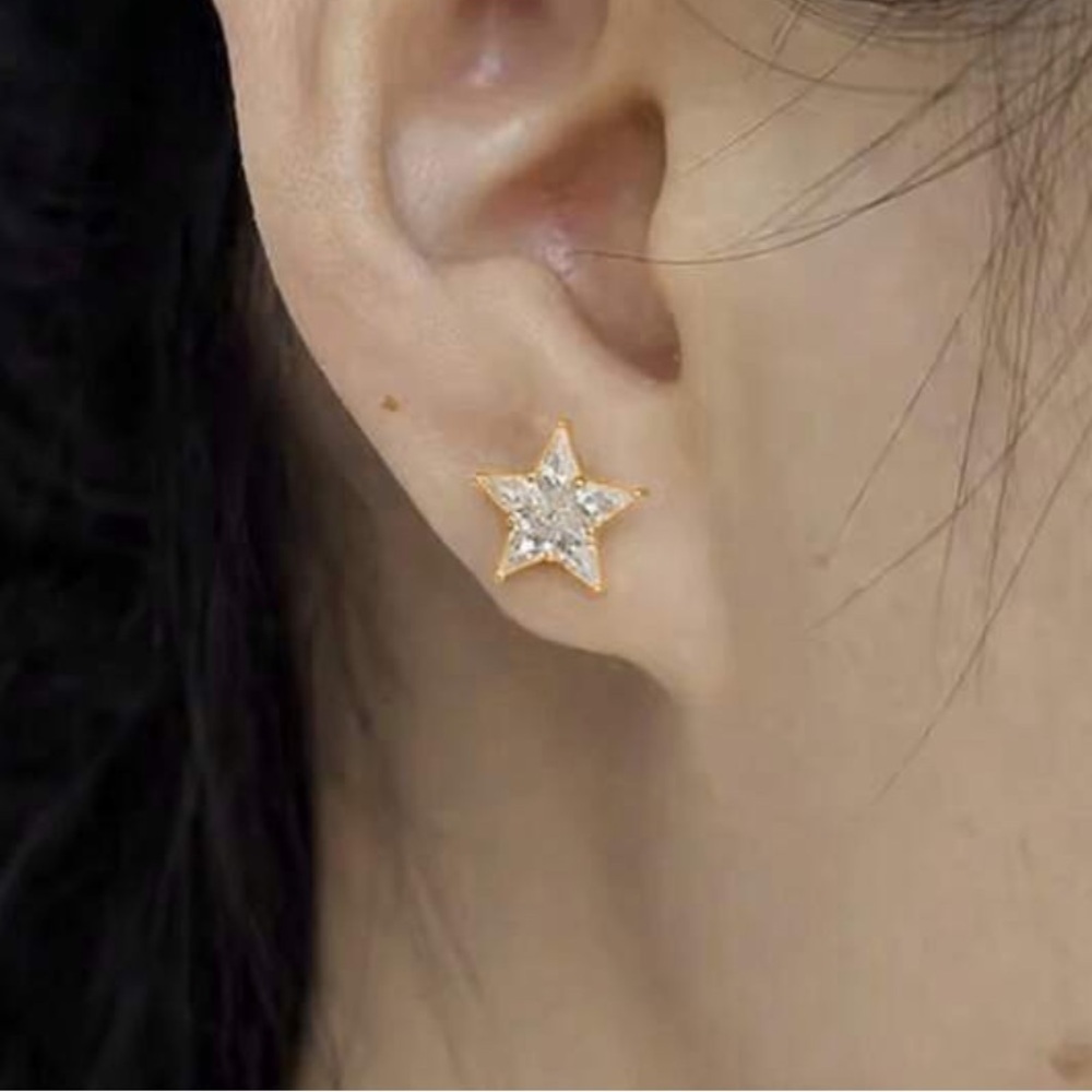 Gold Star Stud Earrings – CZ Sparkle – Minimal Chic – Everyday Jewelry - Picture 3 of 6
